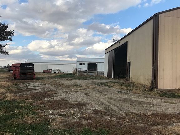 4th image of 4054 Eagle Ave SW