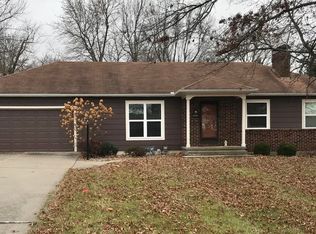 1338 W Crestview Dr, Maryville, MO 64468