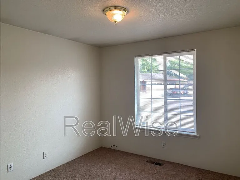 210 Sweetbrier Dr — Photo 15
