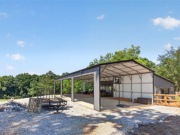4th image of 235 Dairy Farm Rd