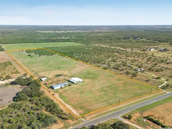 9009 Farm to Market 462 S., Hondo, TX 78861