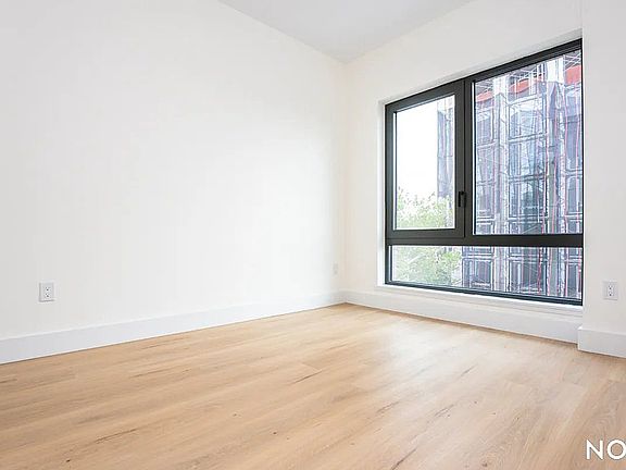 5th image of 378 Weirfield St #220