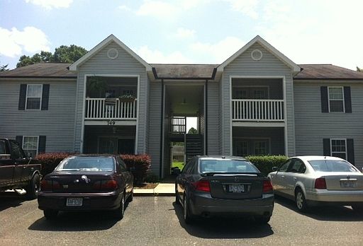 2nd image of 749 Lake Dr APT D