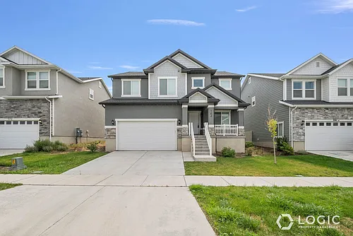 164 N Valcrest Dr Photo 1