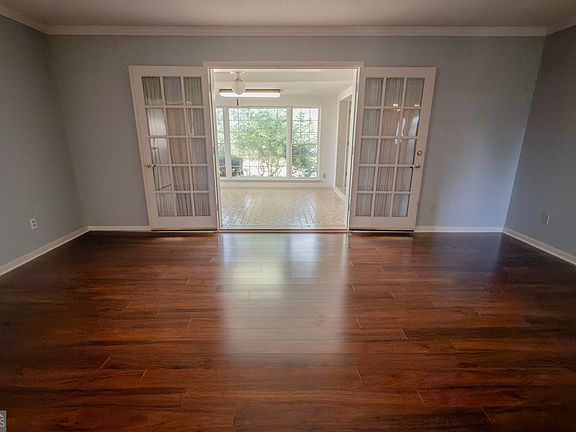 4th image of 105 Edgewood Rd