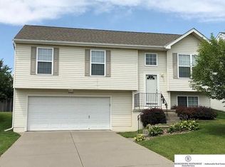 10862 Weber St, Omaha, NE 68142