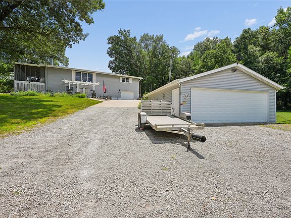 3rd image of 181 Center Point Dr