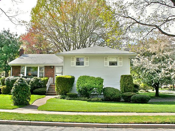 2nd image of 19 Delford Ave
