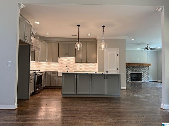 3rd image of 517 Grey Oaks Ct