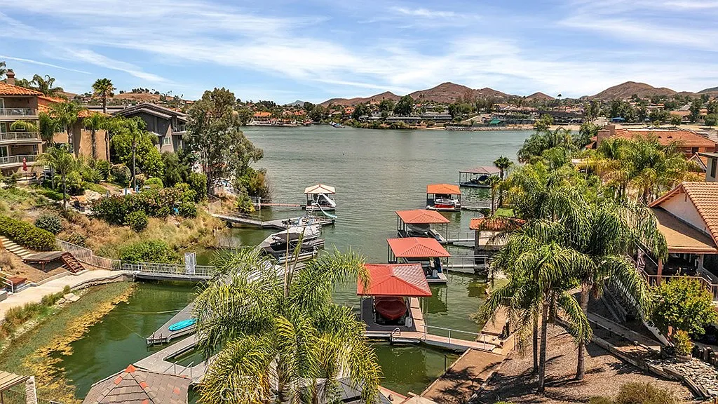 1 bed, 900 sqft, $1,980 — Photo 2