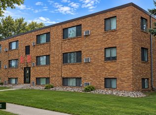 902 Oak, Fargo, ND 58102