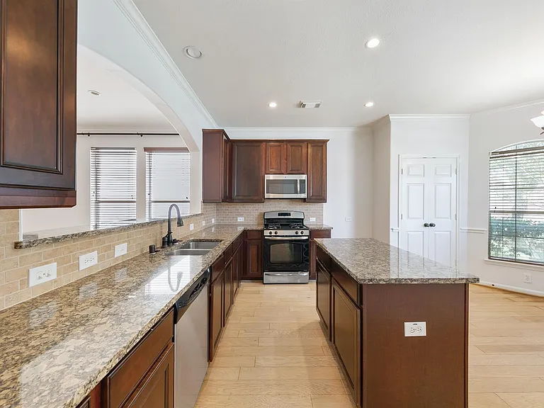24527 Spring Harbor Dr — Photo 7