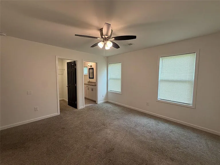 315 E 17th St SW — Photo 10