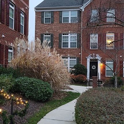 2nd image of 3811 Fish Pond Ln