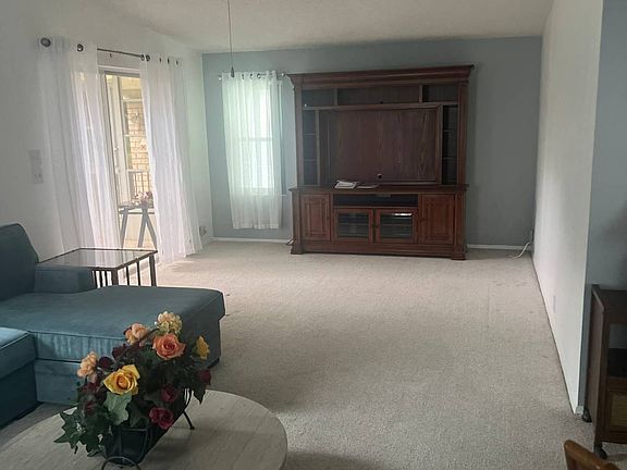 5th image of 358 Waldorf Dr