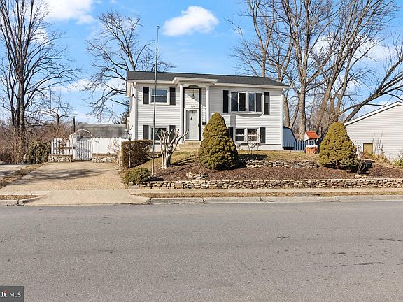 2nd image of 4528 Kendall Dr