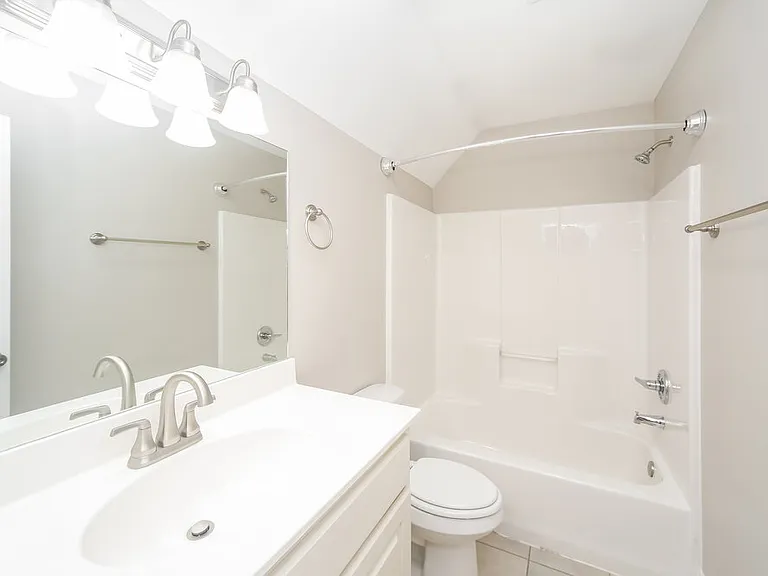 7200 Kingcrest Rd — Photo 16