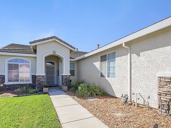 2nd image of 749 Egret Dr