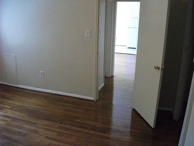 Stratford Terrace Apartments, LLC — Photo 8
