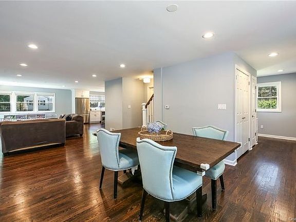 4th image of 10 Harbor Dr
