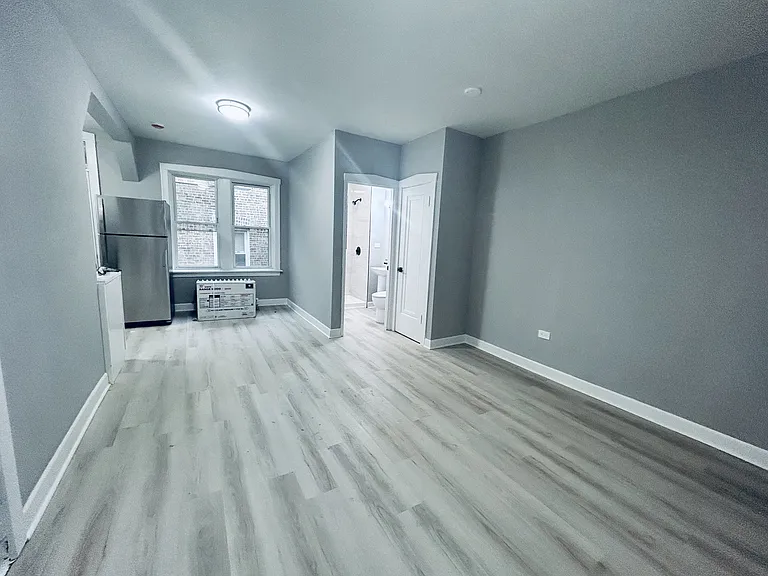 5005 N Harding Ave #5011-3 — Photo 2