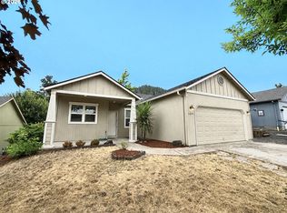 1847 S 61st St, Springfield, OR 97478
