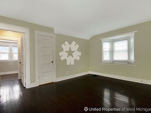 5th image of 1115 Sherman St SE