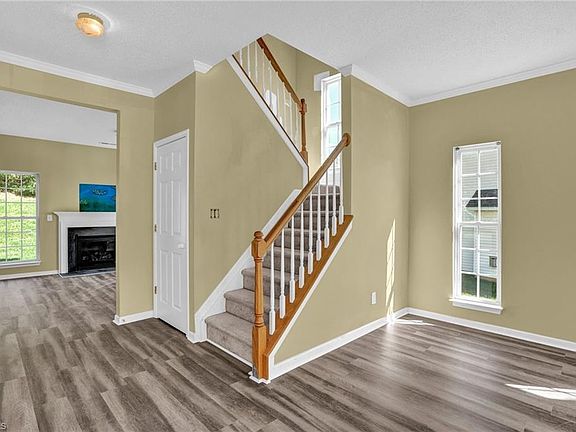 4th image of 1929 Munn Pointe Dr