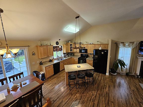 3rd image of 2925 S Emperors Cir