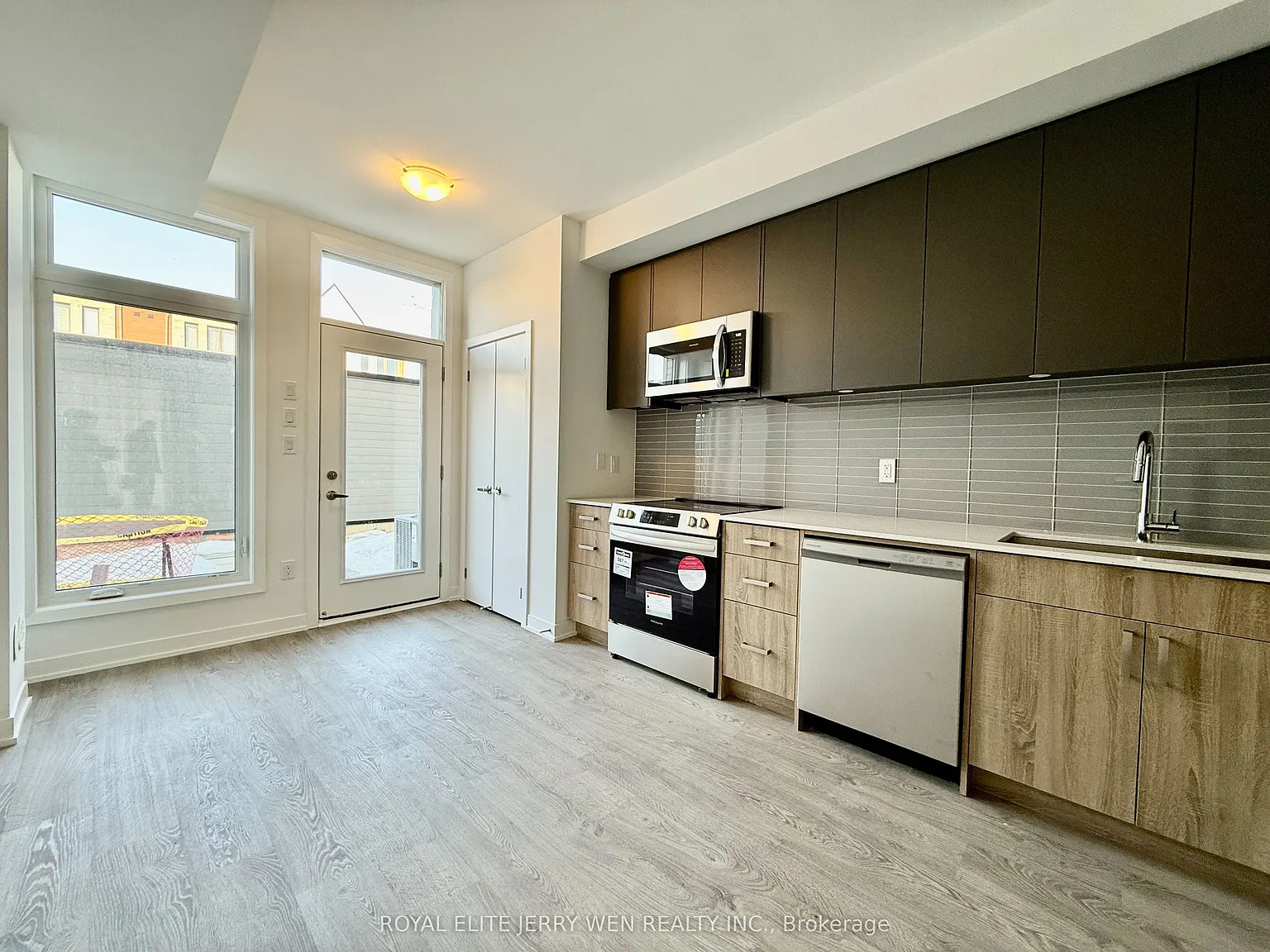 3 bed, $3,400 — Photo 1
