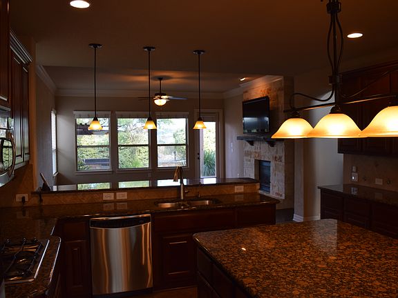 4th image of 1127 Via Se Villa