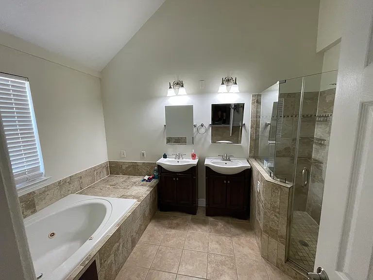 507 Stafford Glen Ct — Photo 12