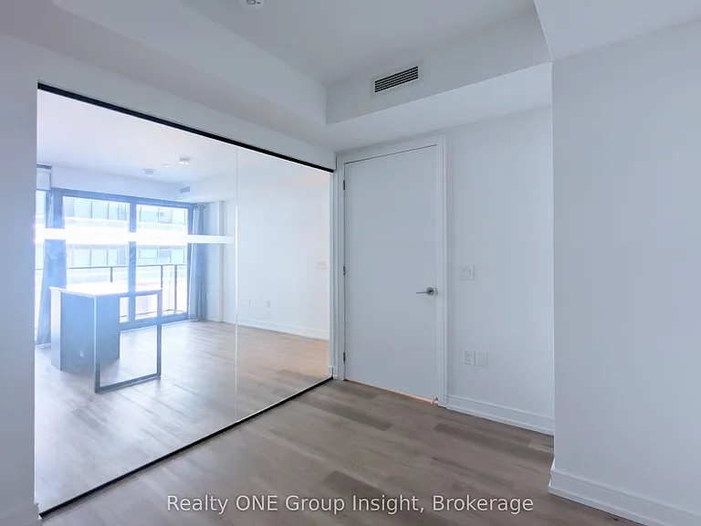 1 Jarvis St #425 — Photo 8