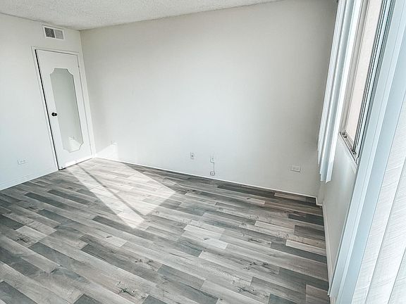 3rd image of 421 S La Fayette Park Pl APT 608
