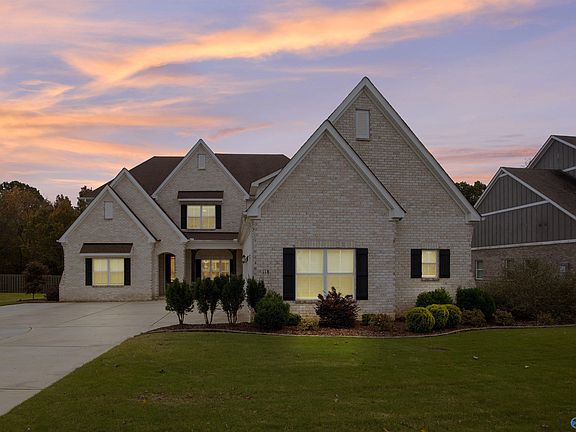 2nd image of 118 Creekmound Dr