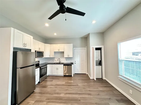 225 N Everton St APT 4, Houston, TX 77003