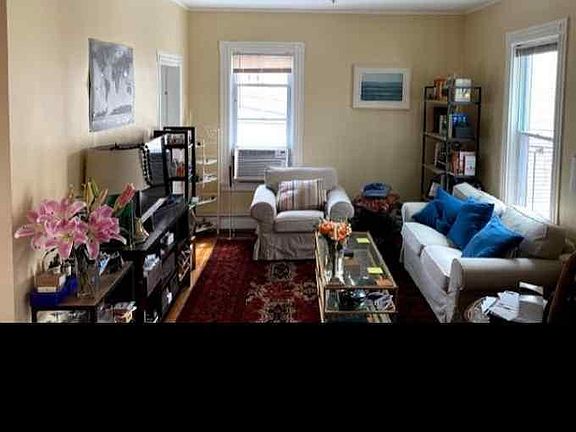 3rd image of 2 Carlisle St #3