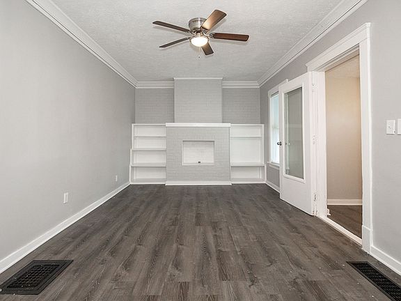 5th image of 2227 W 103rd St