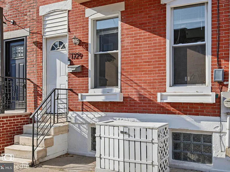 1729 Reed St — Photo 2