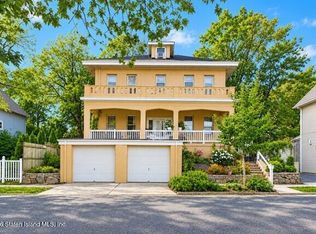 19 1st St, Staten Island, NY 10306