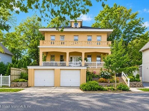 19 1st St, Staten Island, NY 10306