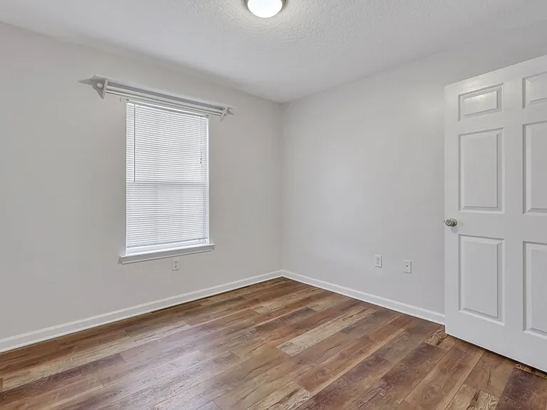 4618 Empire Rd — Photo 13