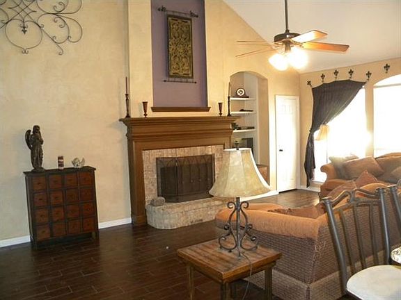 4th image of 608 Elderberry Ct