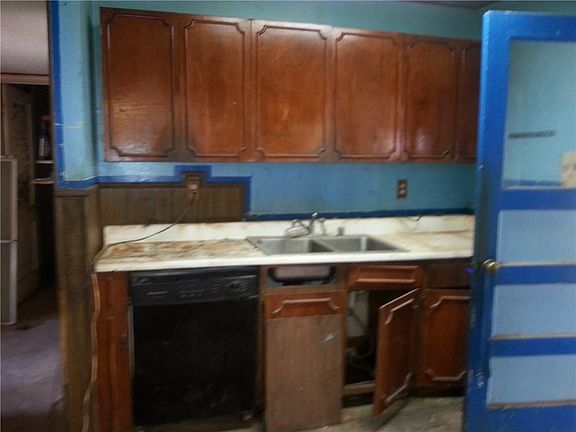 2nd image of 5104 Hercules Ave