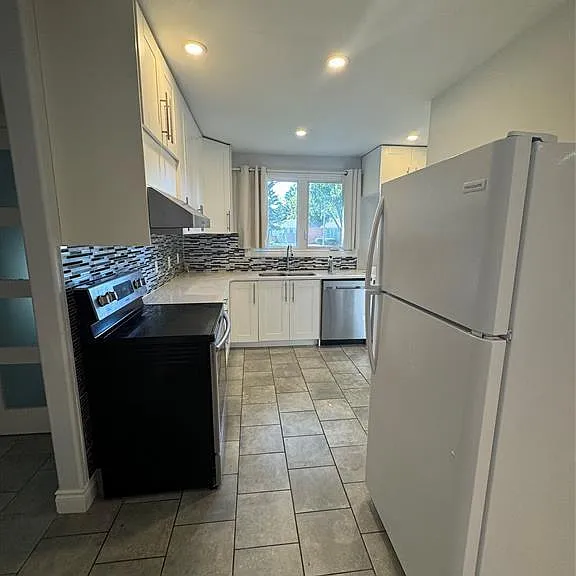 5251 Grand Blvd #UPPER — Photo 6