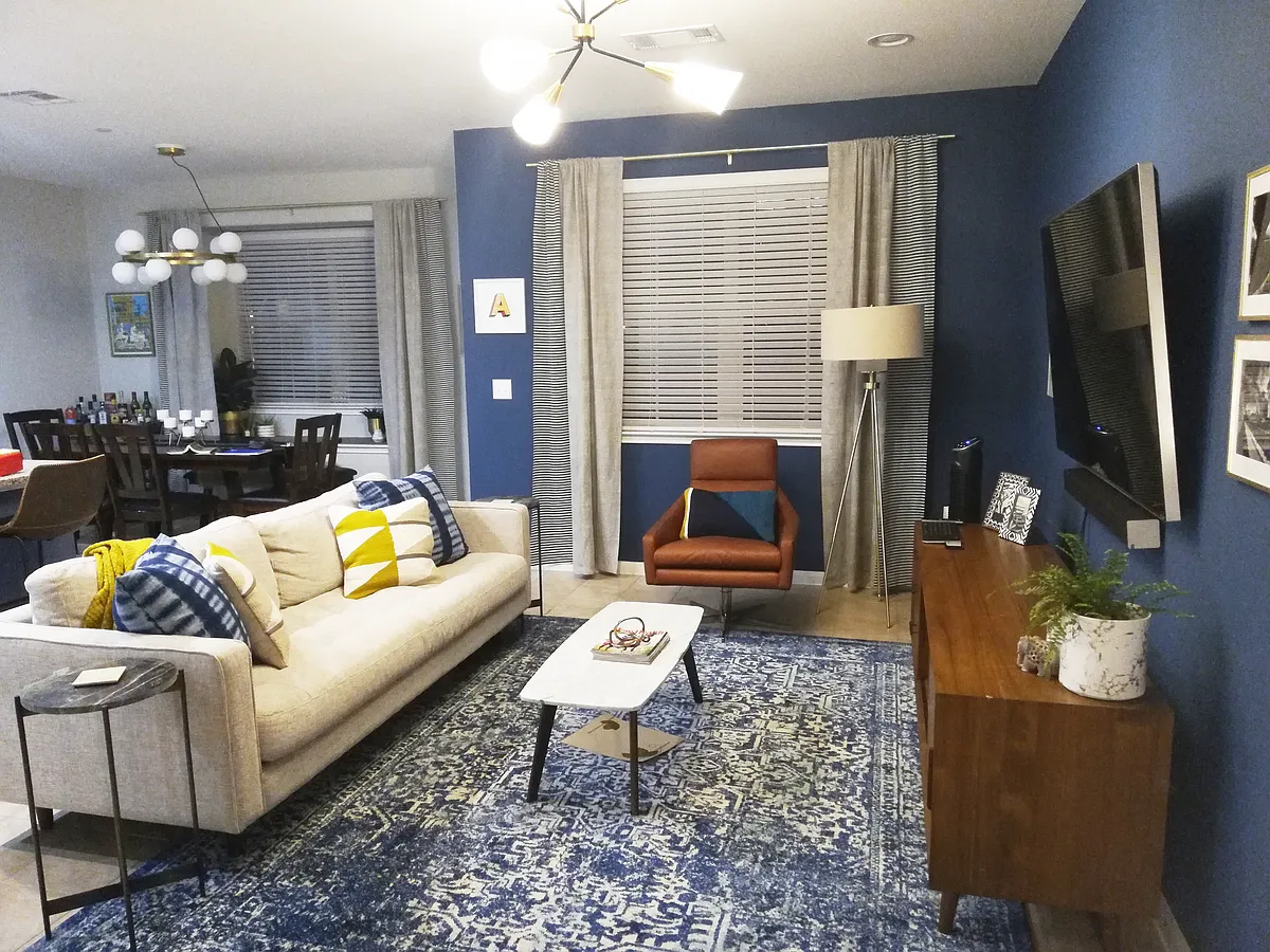 Building Photo - 2880 Donnell Dr #2802