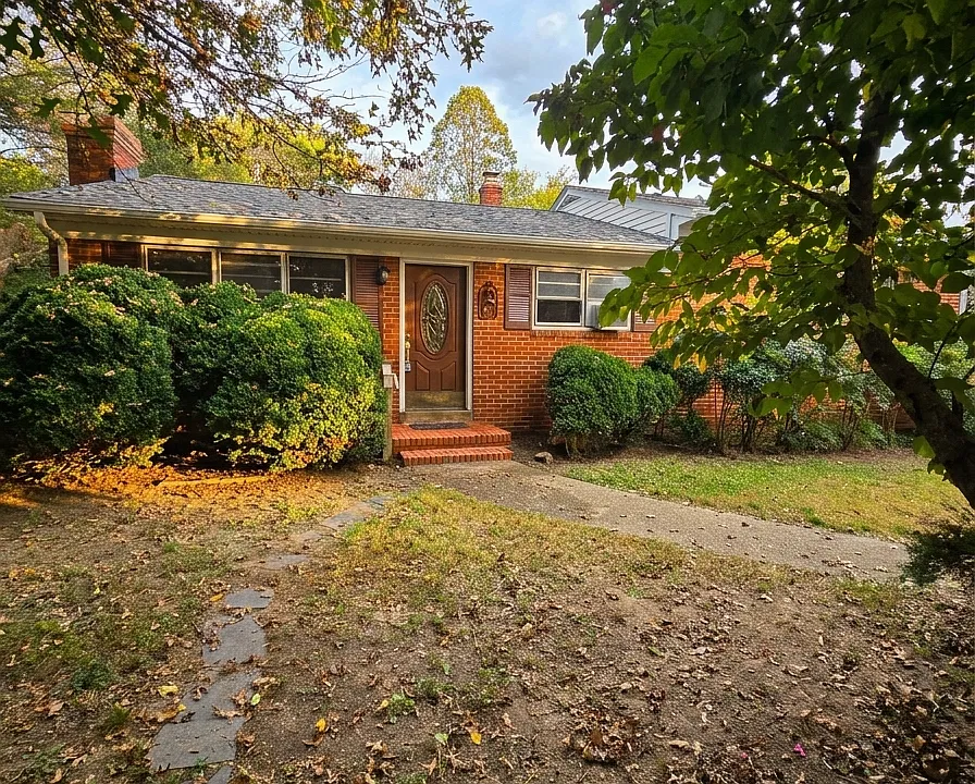 4437 Clairton Rd