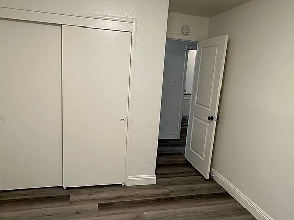5th image of 721 Lampasas Ave APT B