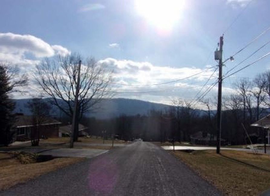 Exterior Neighborhood (street photo)
