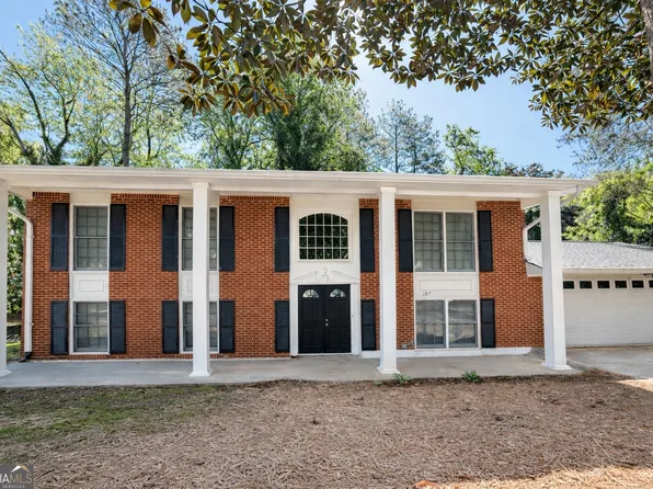 1317 Cedar Heights Dr, Stone Mountain, GA 30083